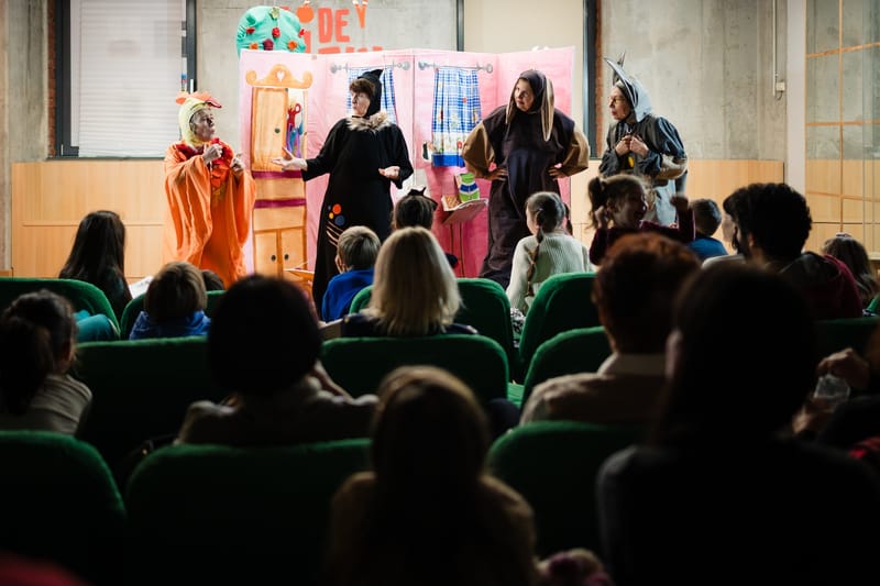 Spectacolul care ne aduce împreună - Muzicanții din Bremen - Trupa NEpierdute