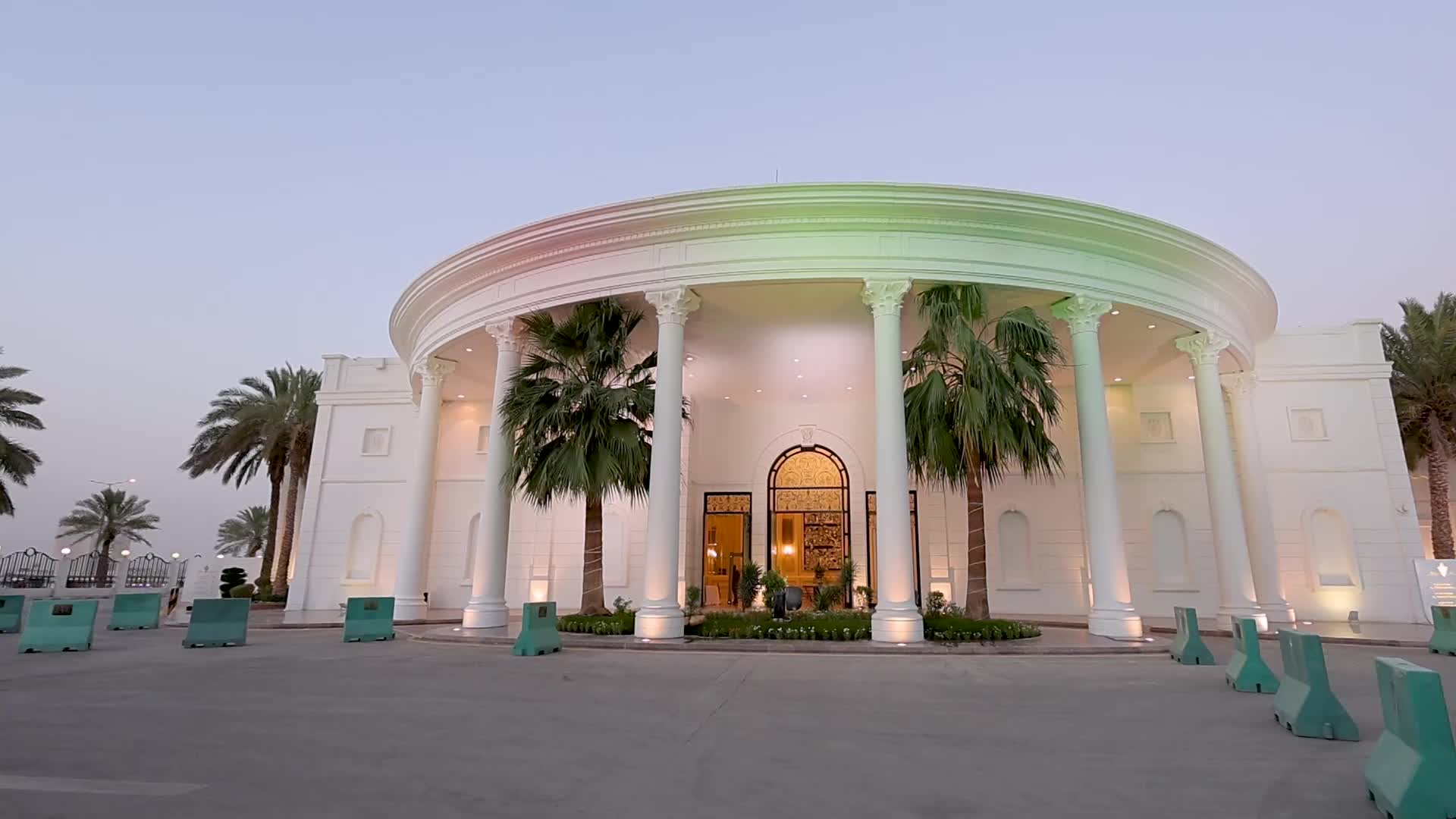 الباقة الأساسية