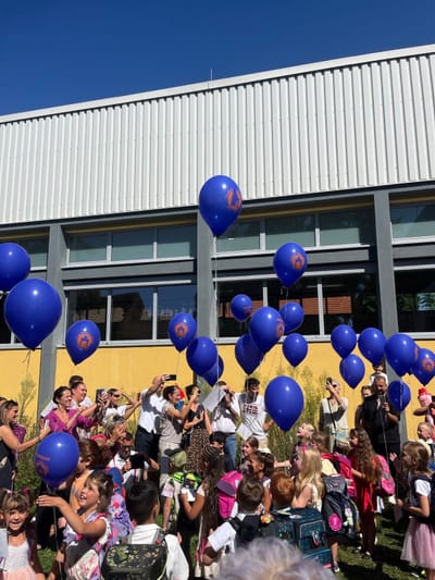 Einschulungs-Luftballons der Friedrich-Ebert-Schule erreichen Finder bis 15 Kilometer