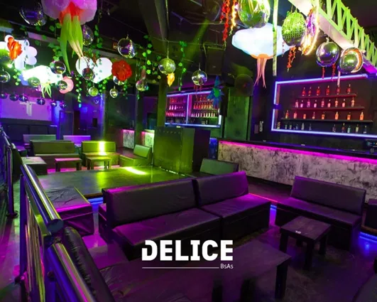 BUSCAS ALGO MAS DESCONTRACUTRADO? CENA SHOW KARAOKE y DISCO 80 90 LATINO ACTUAL PALERMO