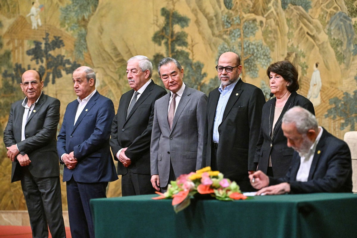 CHINA BROKER PALESTINIAN UNITY DECLARATION BID TO BE INITIAL GLOBAL MEDIATOR
