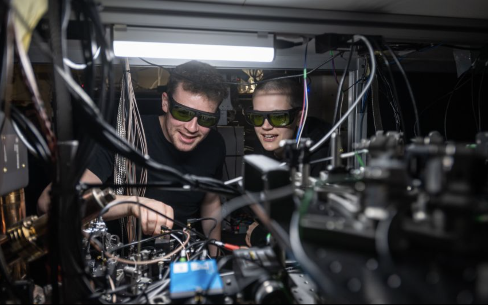 “TELEPORTATION” WITH A QUANTUM SUPERCOMPUTER；OXFORD SCIENTIST ACHIEVED.