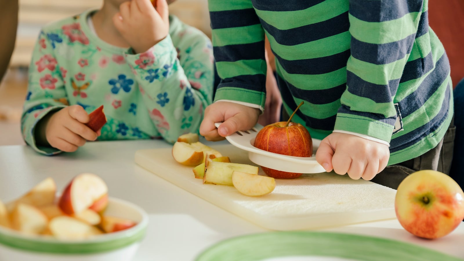 HUNDREDS OF ALLEGED CHINESE CHILDREN FED FOOD TAINTED "POISIONED" WITH LEAD KINDERGARTEN IN NORTHWEST CHINA.