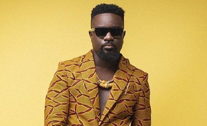 SARKODIE EXPLAINS HE "UNDERSTANDS SUCCESS LIKE SWIMMING"
