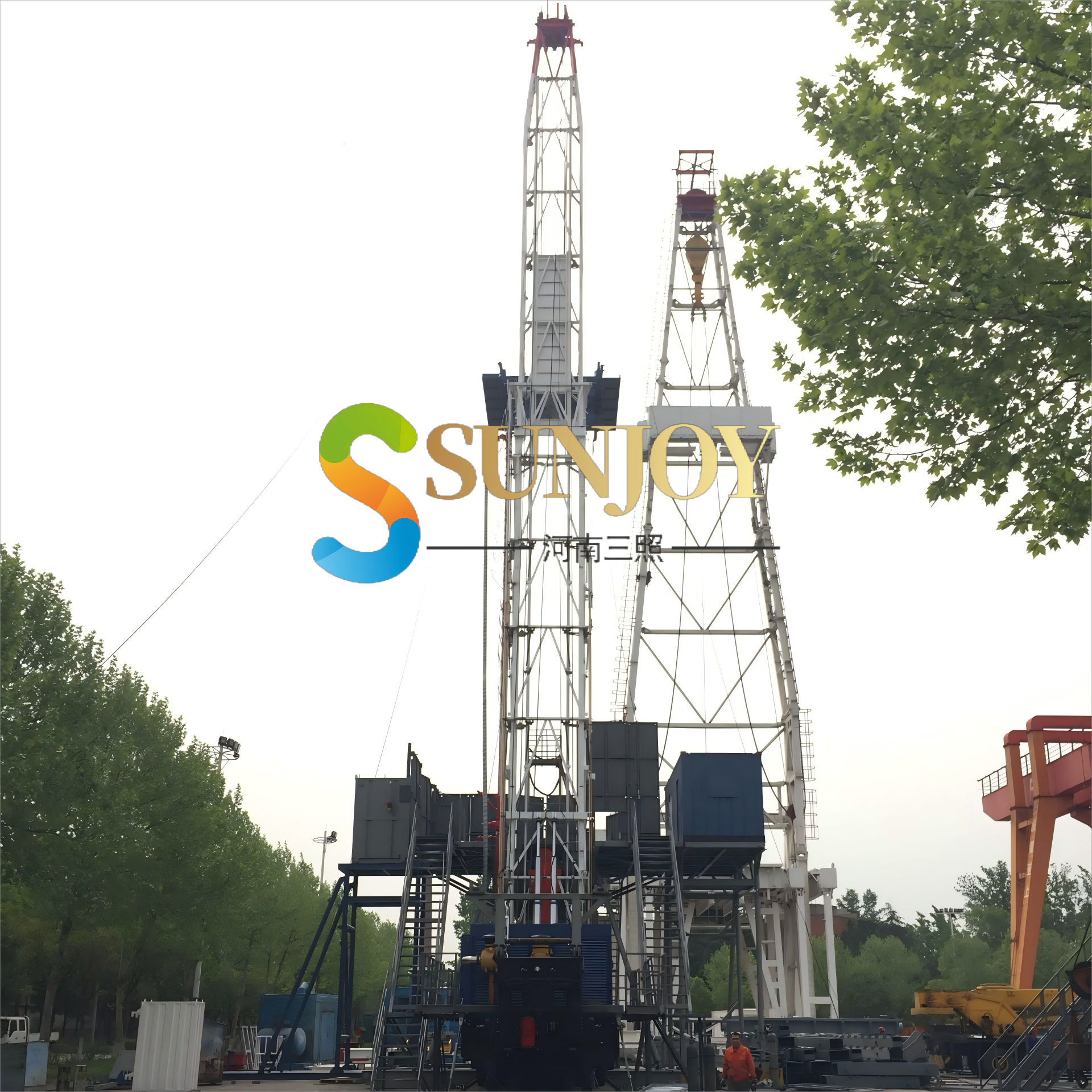 Onshore oil drilling rig