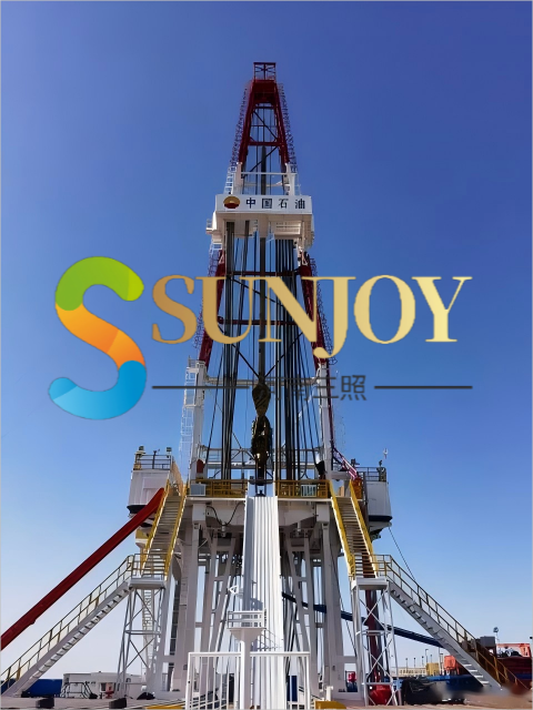 Onshore oil drilling rig