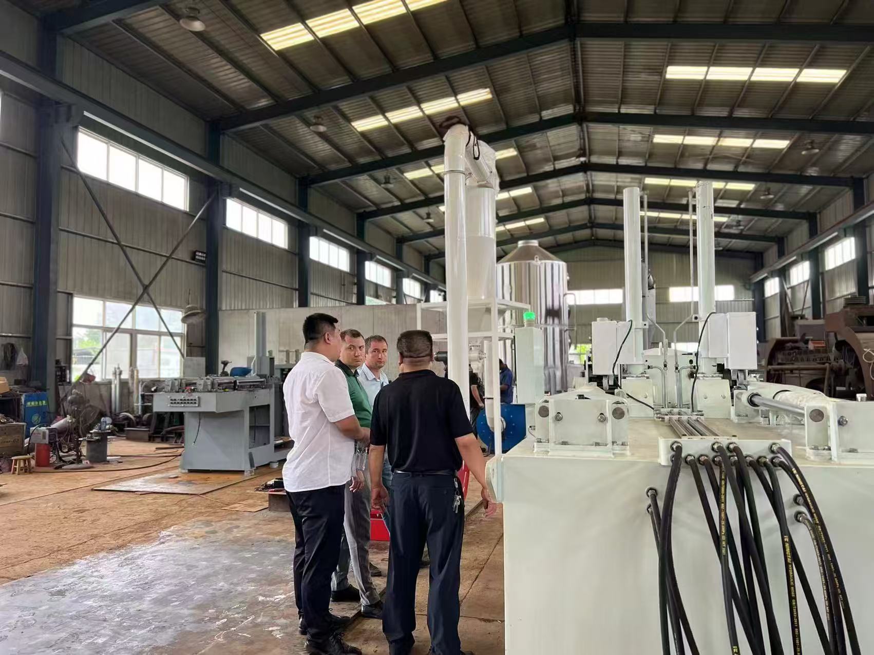 Y MX -6 0 0 Magnesium chip machine