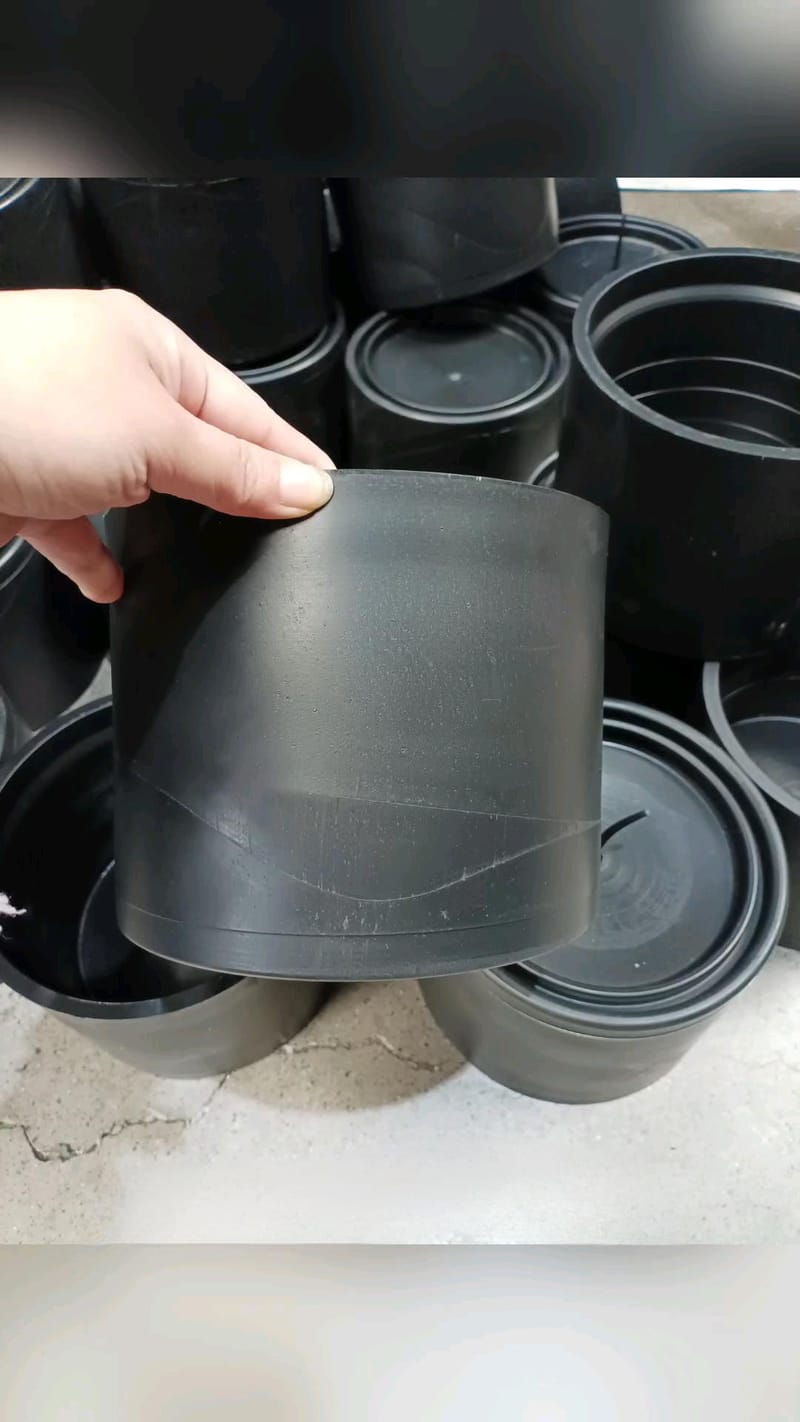 Pipe threads protector