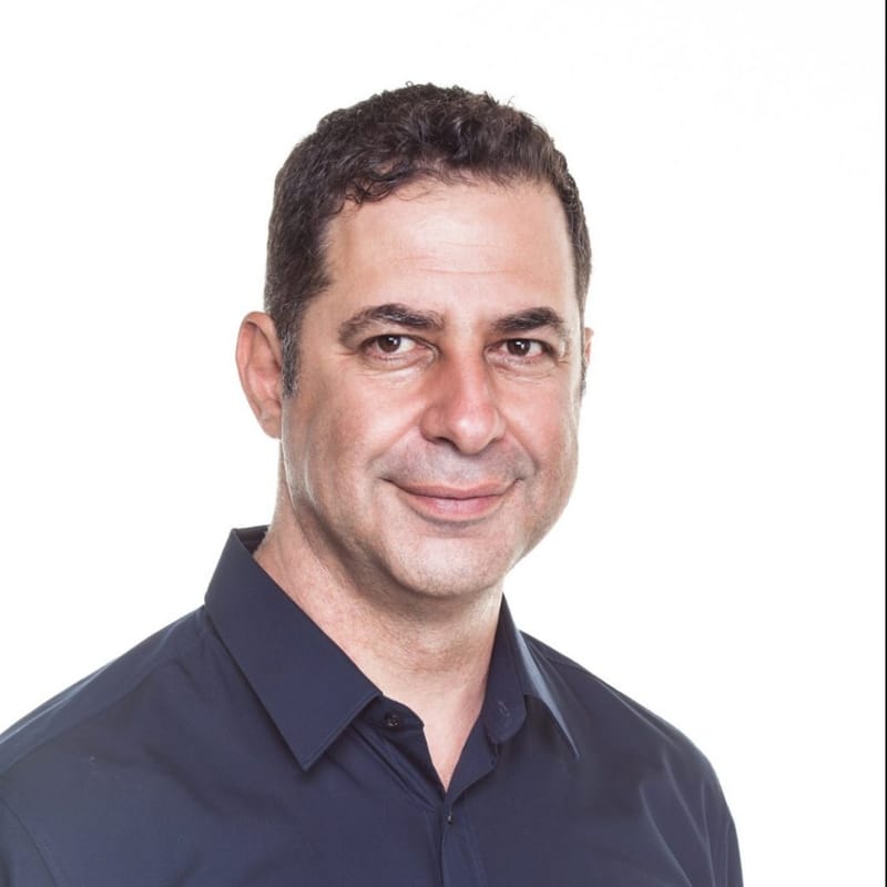 בינה מלאכותית מול בינה אנושית: מי באמת ינהל את יחסי העבודה: