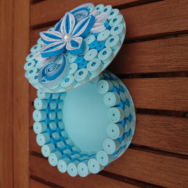 Unikate Handarbeit. Ca. 10x5cm. Farbwünsche gern von uns erfüllt. 26€.