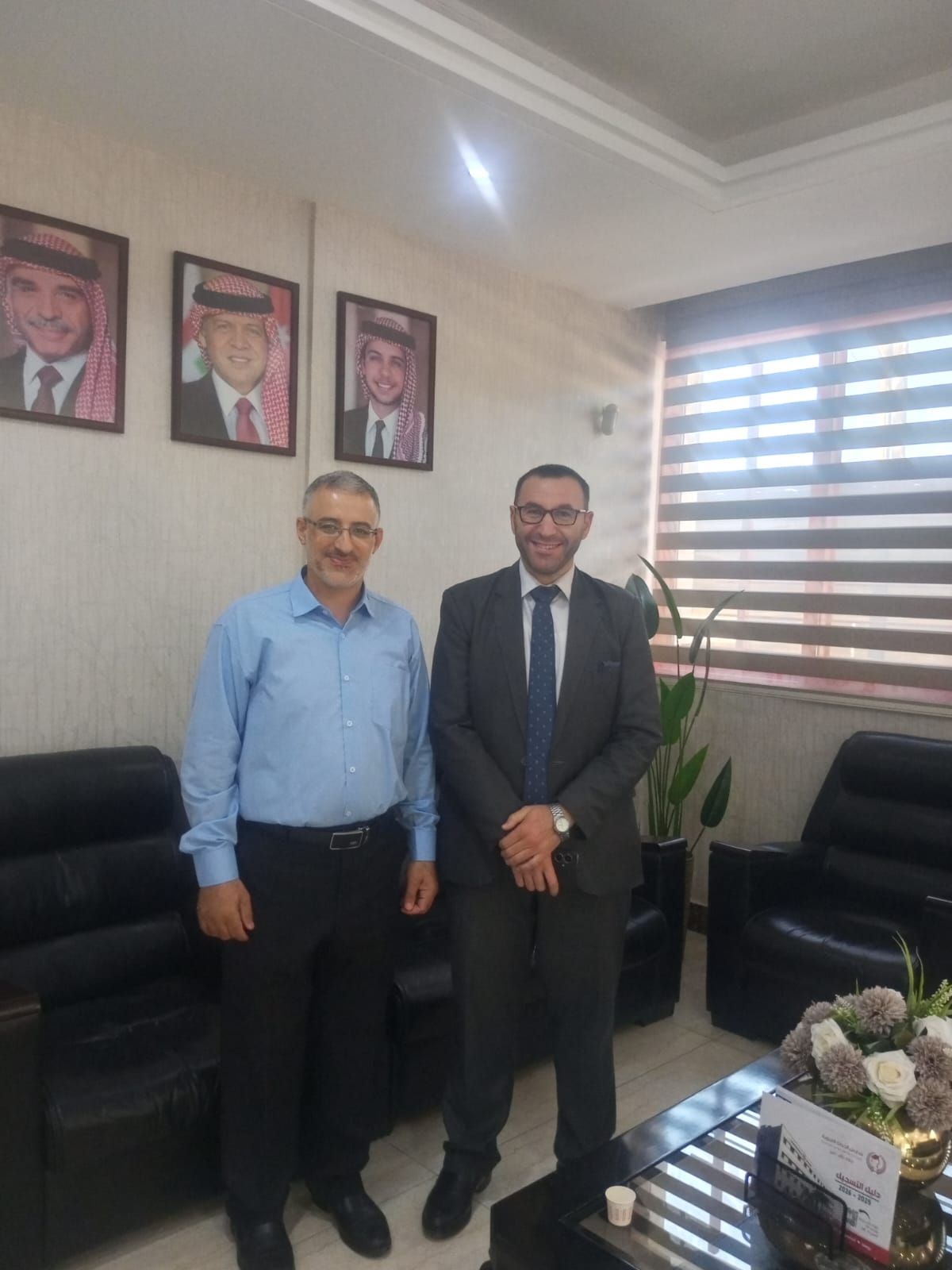 الأكاديمية تزور مدارس الحداثة التربوية