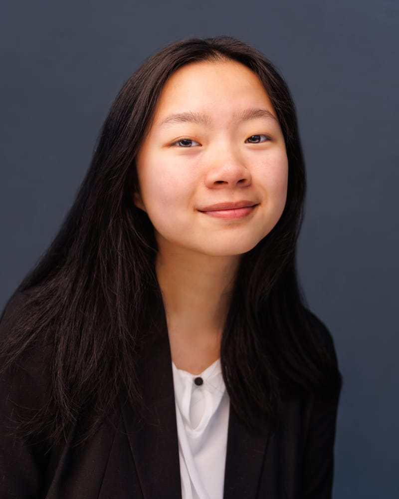 HCK-Mediated gp130/STAT3 Signaling in Multiple Myeloma: Mechanisms, Inhibitors, and Therapeutic Opportunities