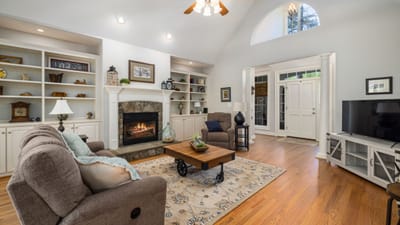 Storing Furniture: A Guide to Mobile Storage Units