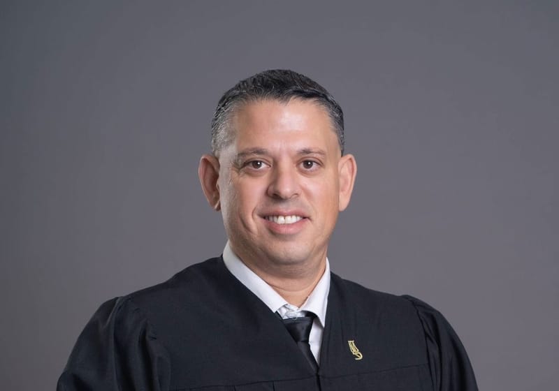 סוד האושר הוא בחופש: האם המדינה הופכת אותנו לעבדים של בירוקרטיה?