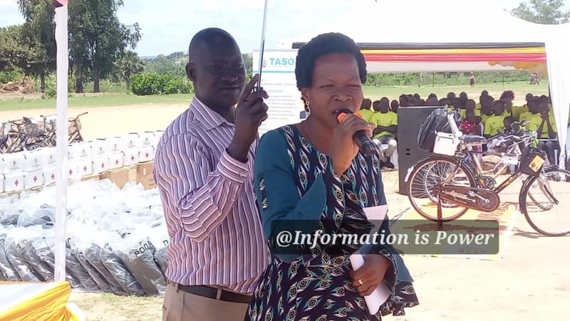 Hon. Jennifer Driwaru Boosts Health Sector in Maracha with UGX 10 Million Support to VHTs and CHEWs