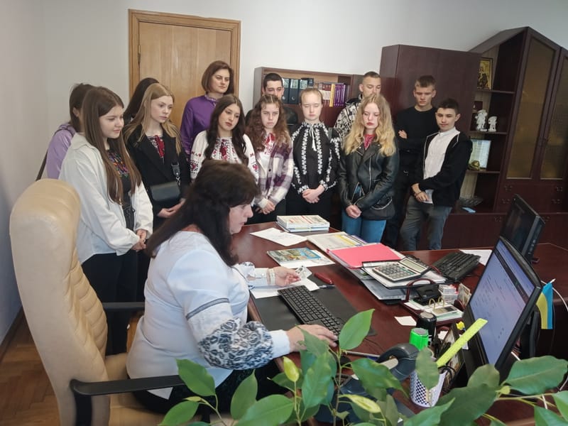 СТУДЕНТИ ГОРОХІВСЬКОГО ФАХОВОГО КОЛЕДЖУ ЛНУП ЗНАЙОМЛЯТЬСЯ З РОБОТОЮ ПОДАТКОВОЇ СЛУЖБИ