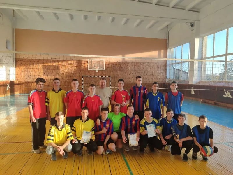 ПЕРШІСТЬ КОЛЕДЖУ З ВОЛЕЙБОЛУ СЕРЕД ЮНАКІВ 1 КУРСУ