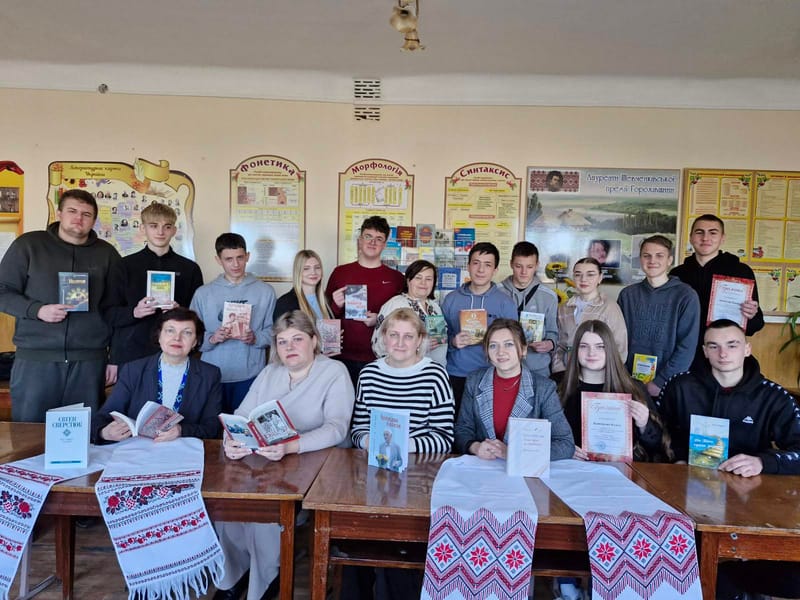 ЗАСІДАННЯ ЛІТЕРАТУРНОЇ СТУДІЇ "РІДНЕ СЛОВО"