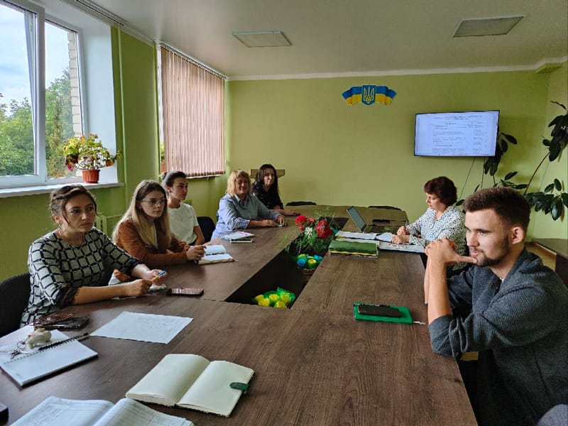 ЗАСІДАННЯ ШКОЛИ МОЛОДОГО ВИКЛАДАЧА ЯК СТАРТ ПРОФЕСІЙНОГО ЗРОСТАННЯ