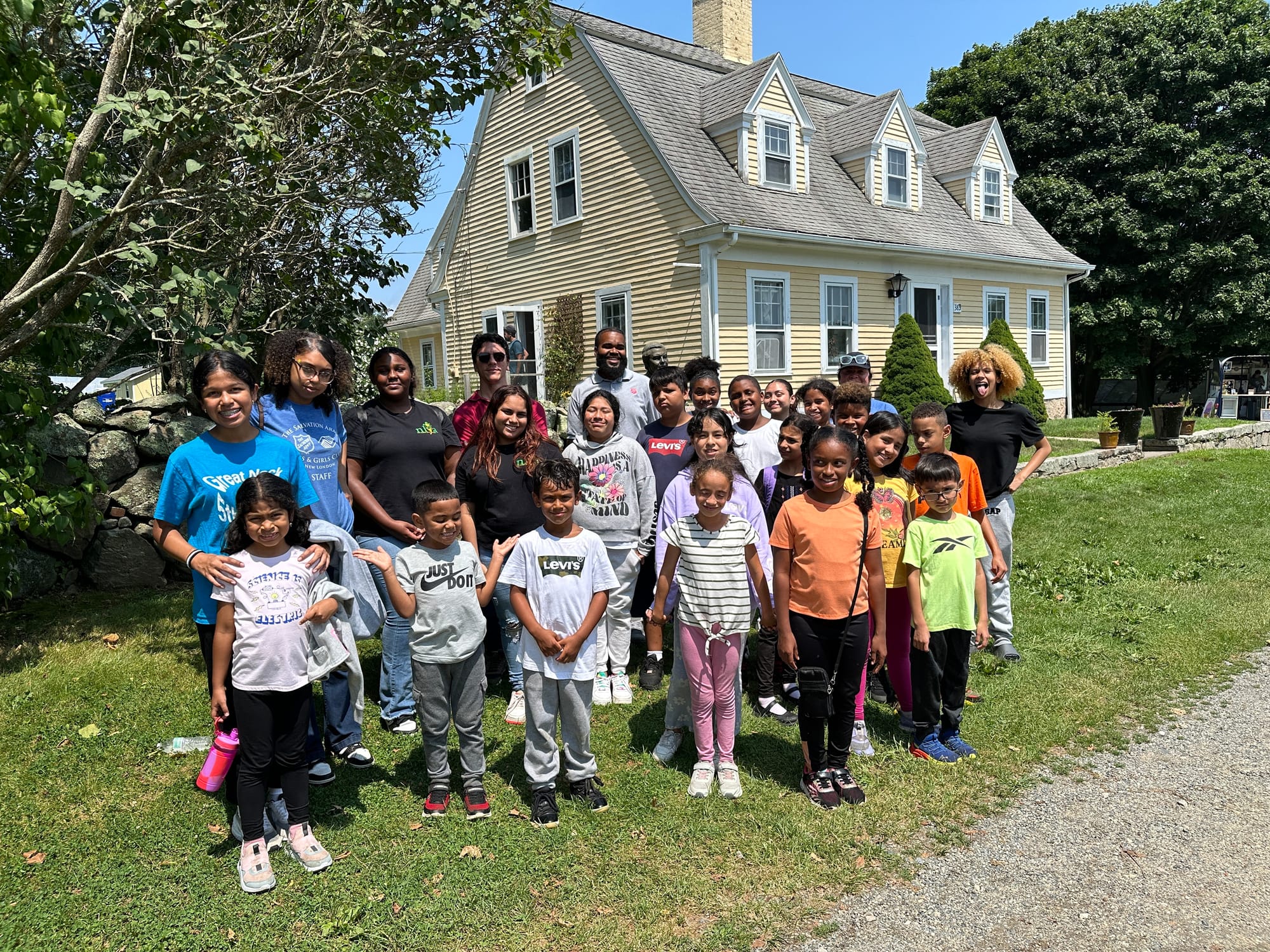 Expressiones Summer Field Trip to Yellow Farmhouse and Education Center in Stonington