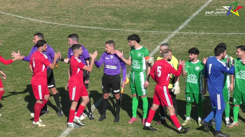 الكرمل احمر ، نصف دزينة ديلاوية في الديربي