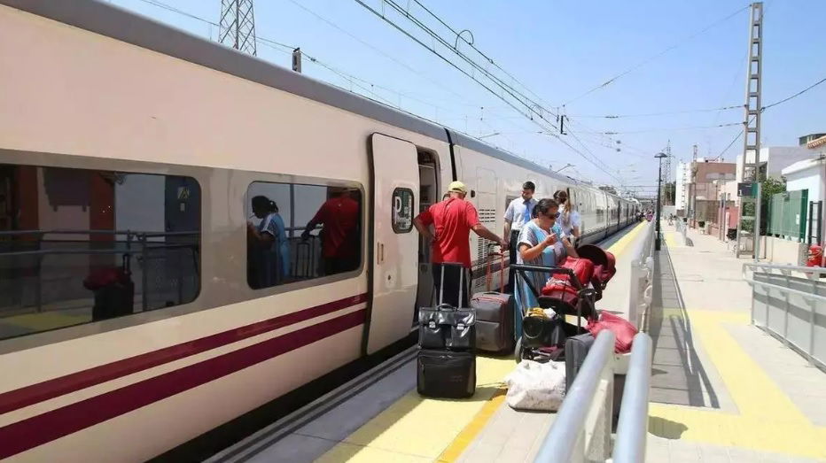 Renfe modifica horarios: Almería pierde el tren matinal a Madrid