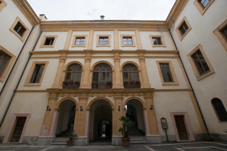 Catanzaro - Palazzo De Nobili / Love Calabria / cidim