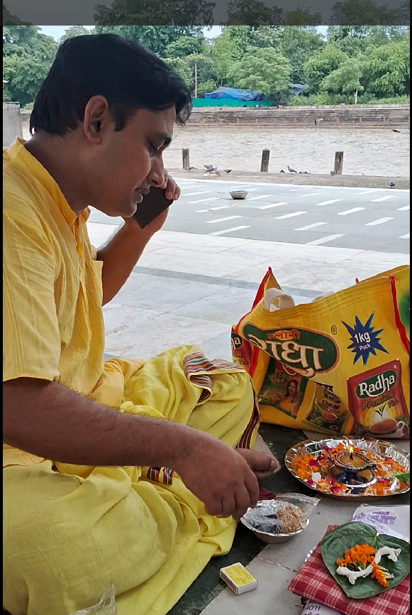 Pandit Somnath Chakraborty at Loknath Ghat, Haridwar