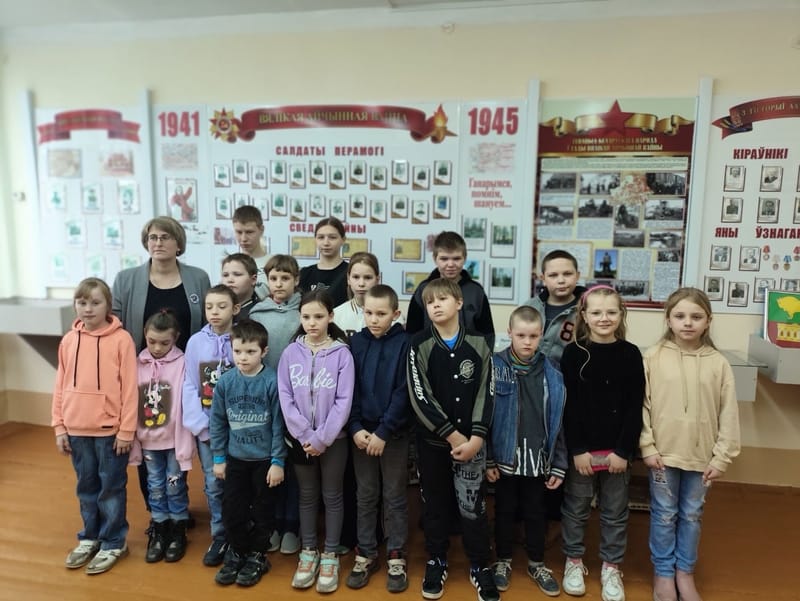 Учащиеся ГУО "Корнадская базовая школа" посетили историко - краеведческий музей ГУО "Дворчанская базовая школа"