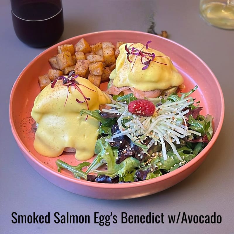 Smoked Salmon Egg's Benedict w/Avocado