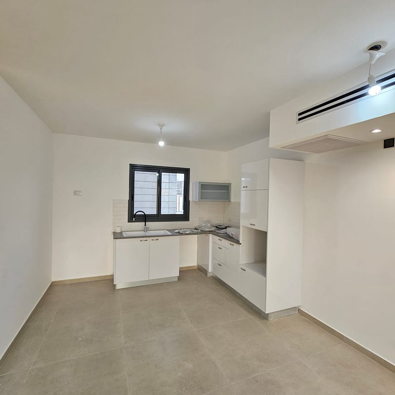 להשכרה דירת 4 חדרים בשכונת כרמי הנדיב קומה 7 במחיר 4500 ₪