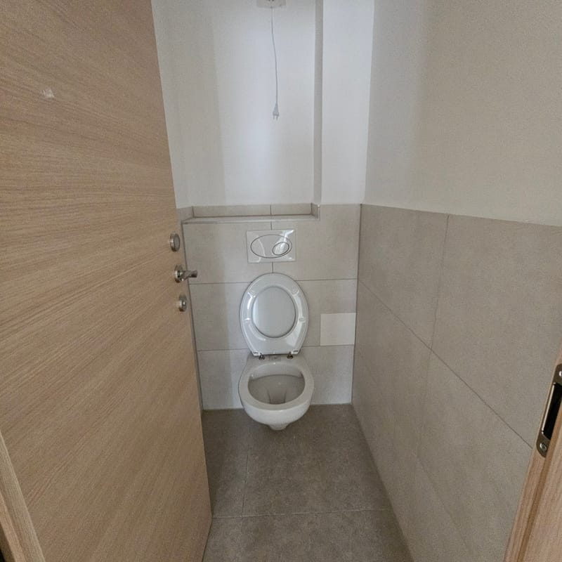 להשכרה ברחוב שדרות רוטשילד דירת 5 חדרים קומה 3 כניסה מיידית