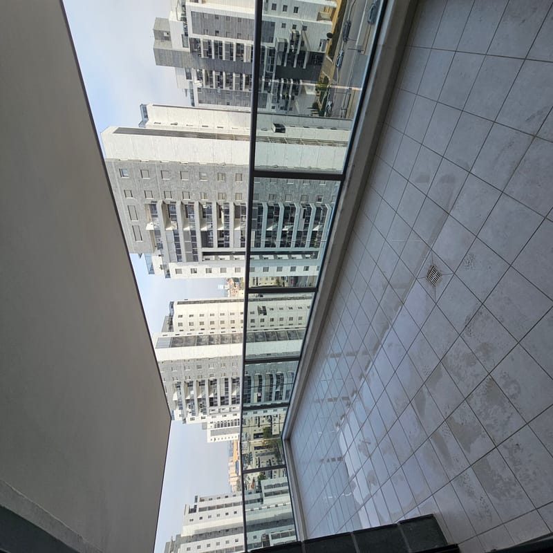 להשכרה דירת 4 חדרים בשד רוטשילד + 18 מטר מרפסת סוכה חלקית במחיר 4100 ₪