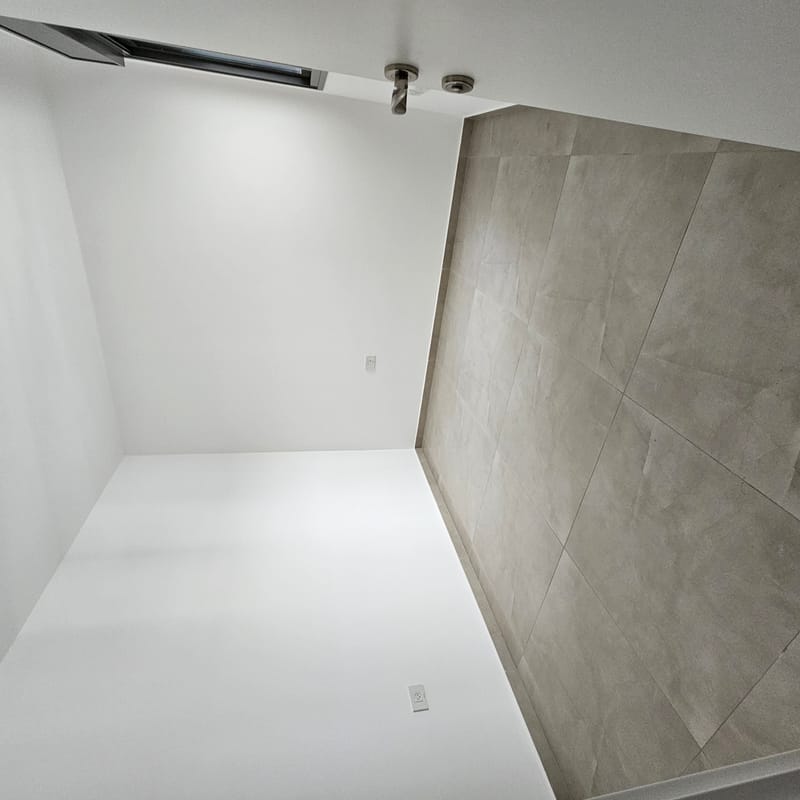 להשכרה דירת 4 חדרים בשד רוטשילד + 18 מטר מרפסת סוכה חלקית במחיר 4100 ₪