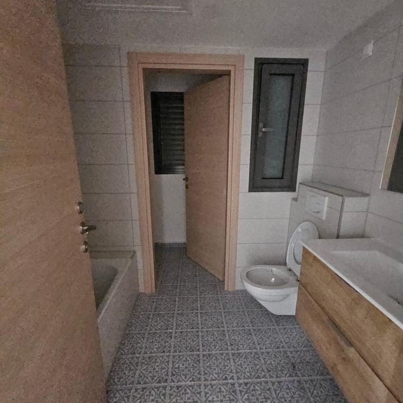 להשכרה בשכונת כרמי הנדיב דירת 5 חדרים קומה 3