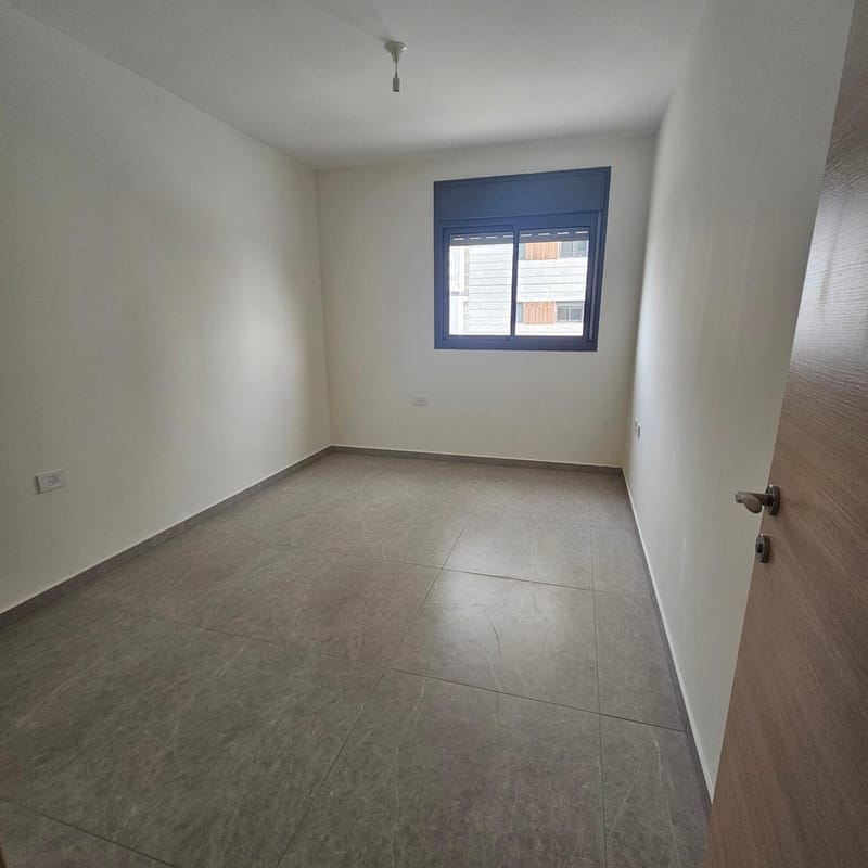 להשכרה בשכונת כרמי הנדיב דירת 5 חדרים קומה 3