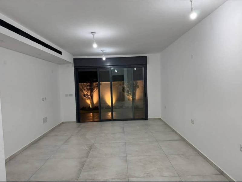 למכירה דירת גן 3 חדרים ברחוב מרדכי אליהו