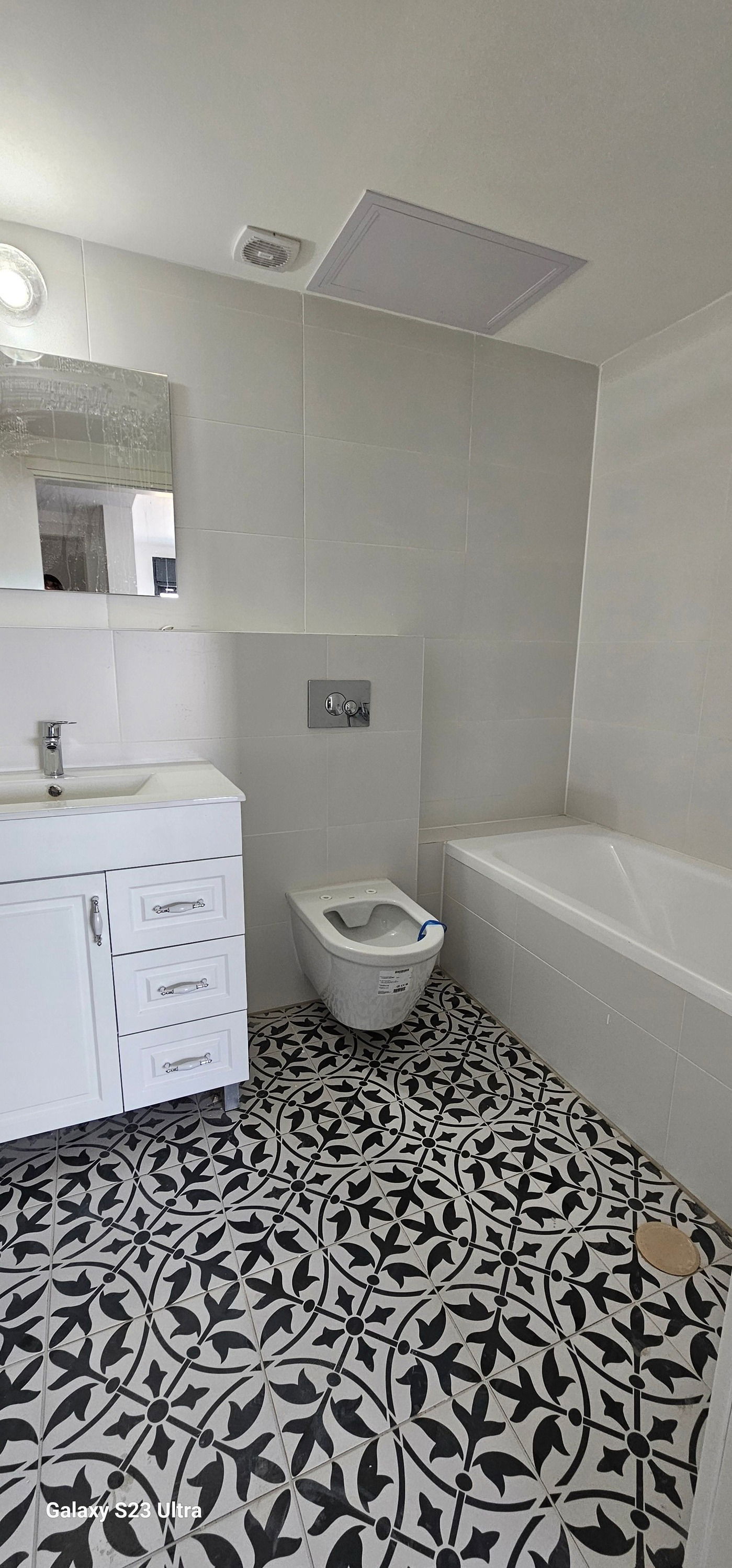 For rent in the Carmi Hanadiv neighborhood, 3-room apartment