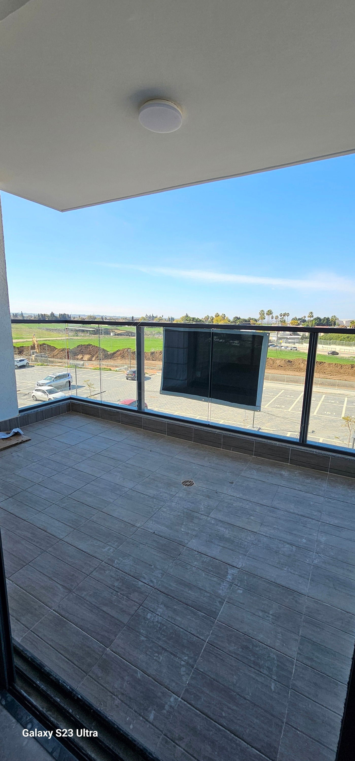 For rent in the Carmi Hanadiv neighborhood, 3-room apartment