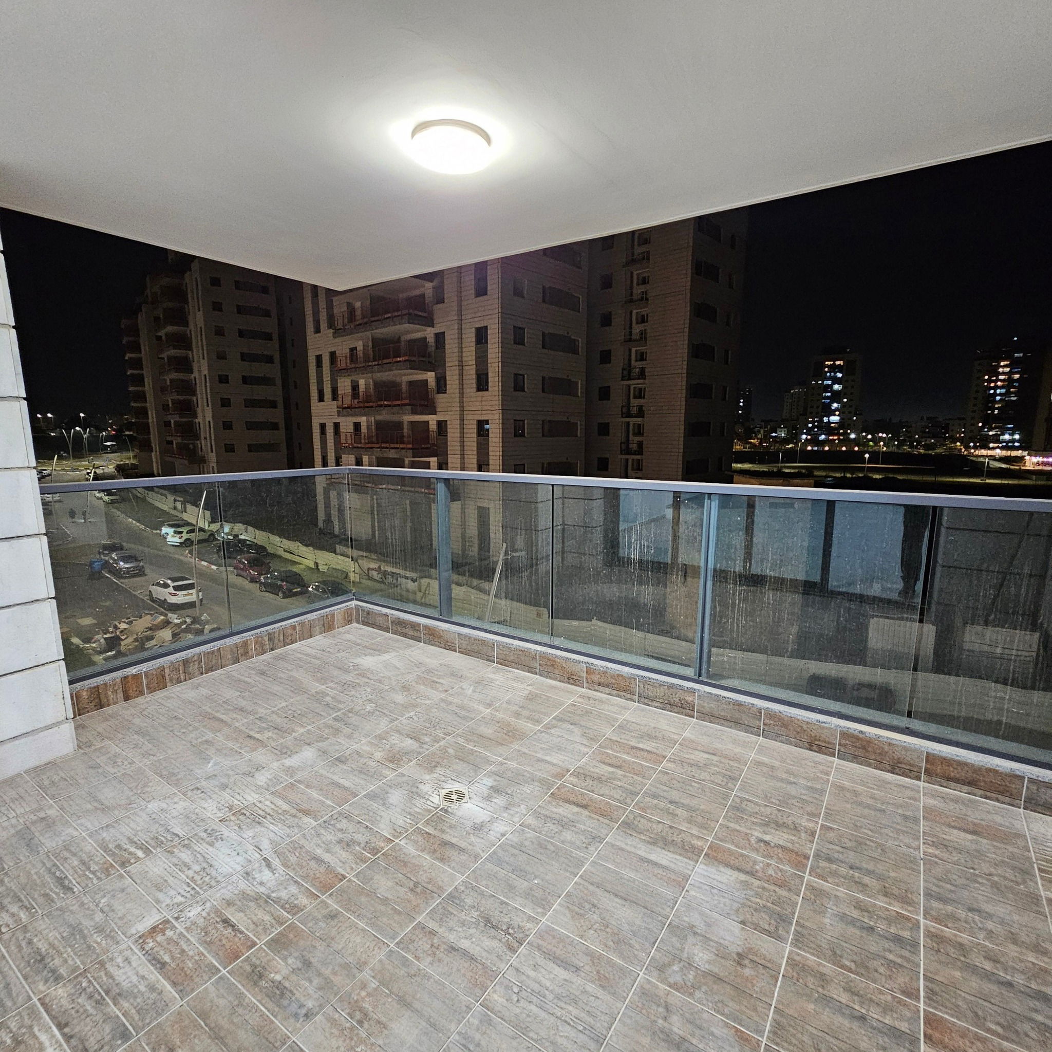 For rent 5-room apartment 132 meters for 4800 NIS