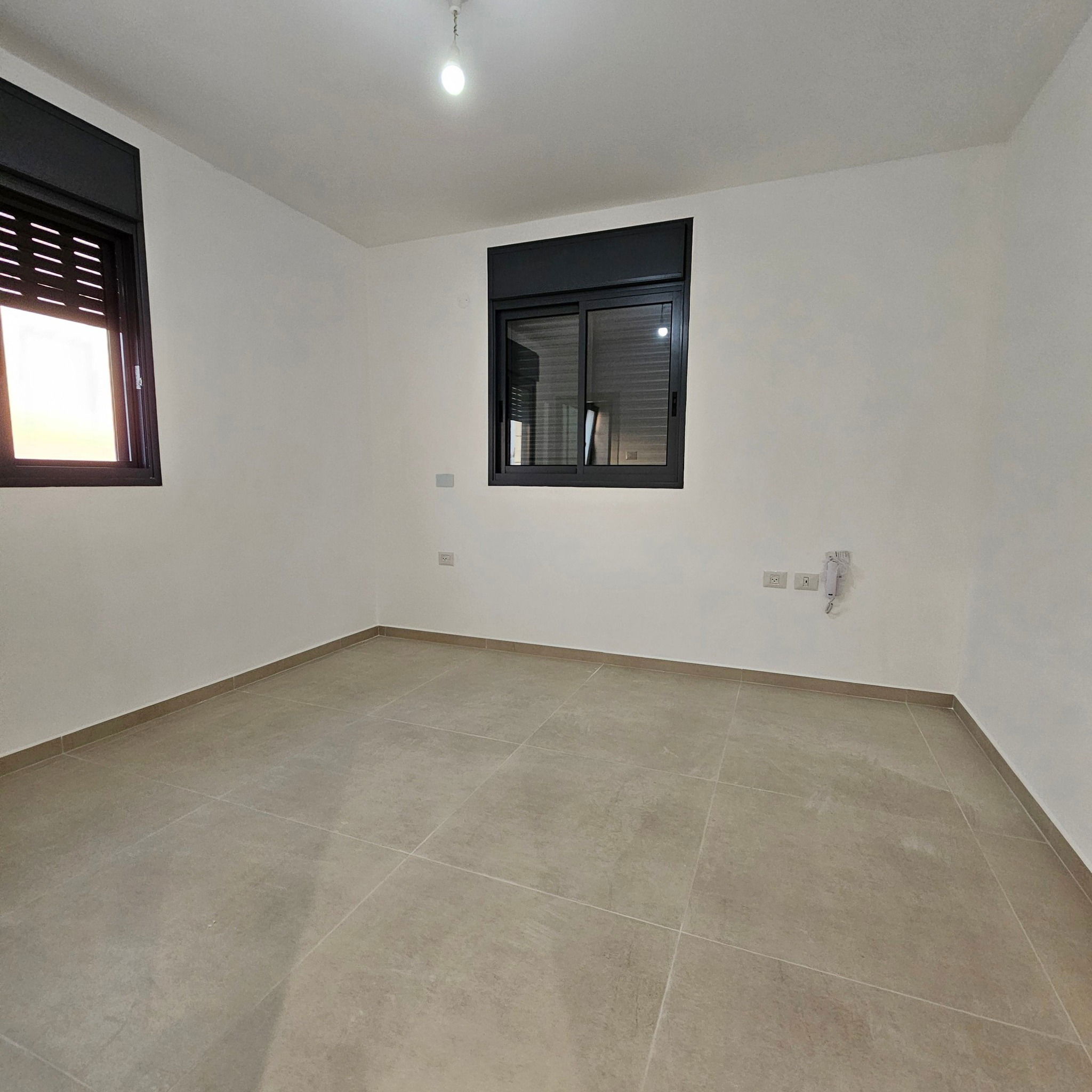 For rent 4-room apartment in the Carmi Hanadiv neighborhood, 7th floor, price 4500 NIS