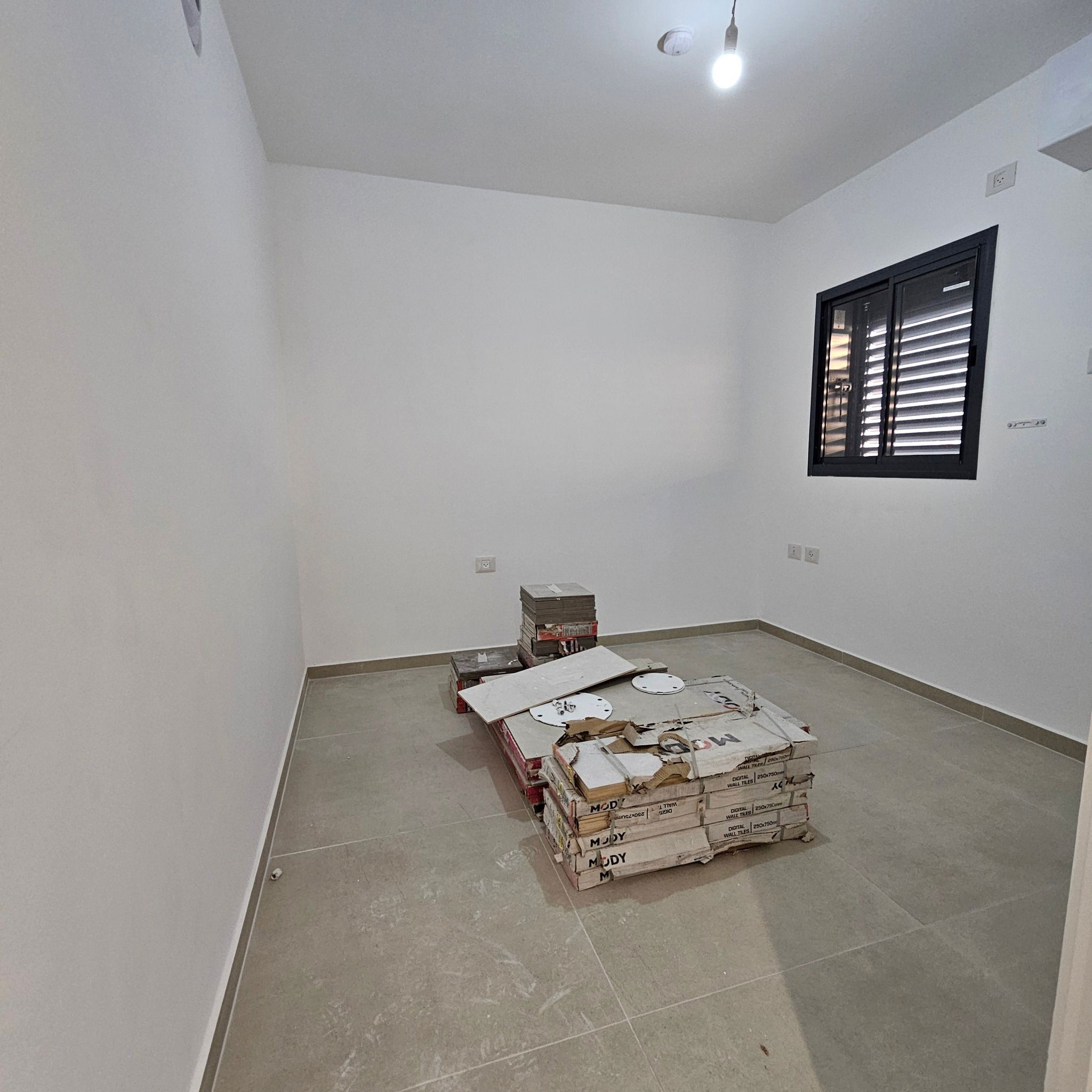 For rent 4-room apartment in the Carmi Hanadiv neighborhood, 7th floor, price 4500 NIS