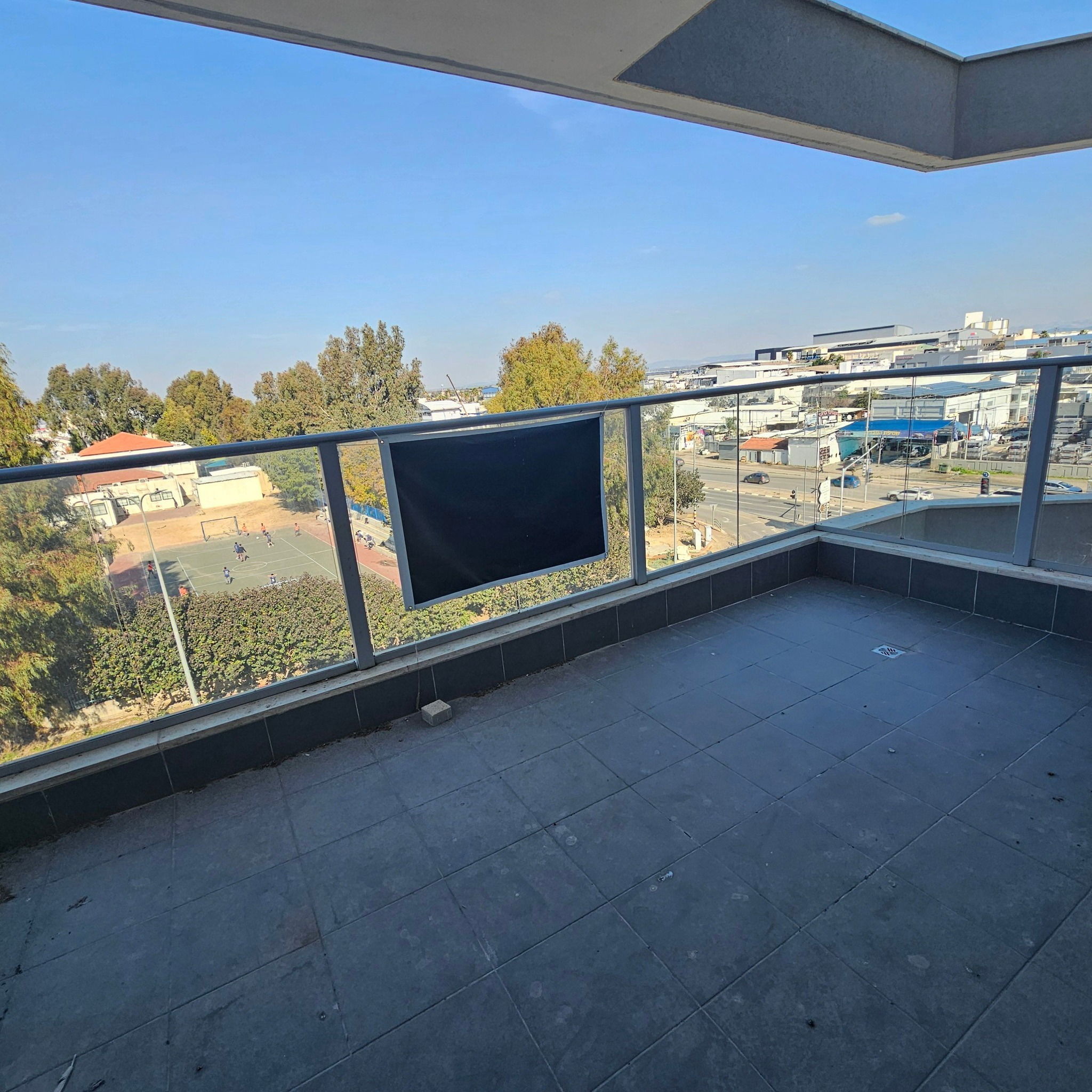 A one-time opportunity! 3-room apartment in the Hamachane neighborhood, 104 meters, priced at 1,550,000 NIS