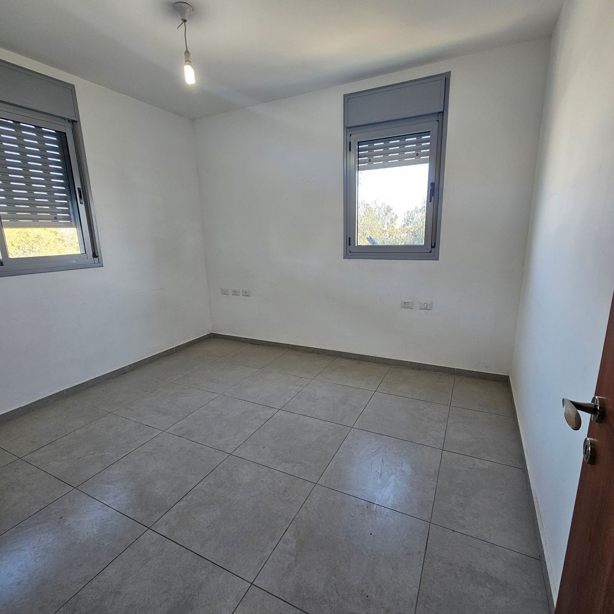 A one-time opportunity! 3-room apartment in the Hamachane neighborhood, 104 meters, priced at 1,550,000 NIS