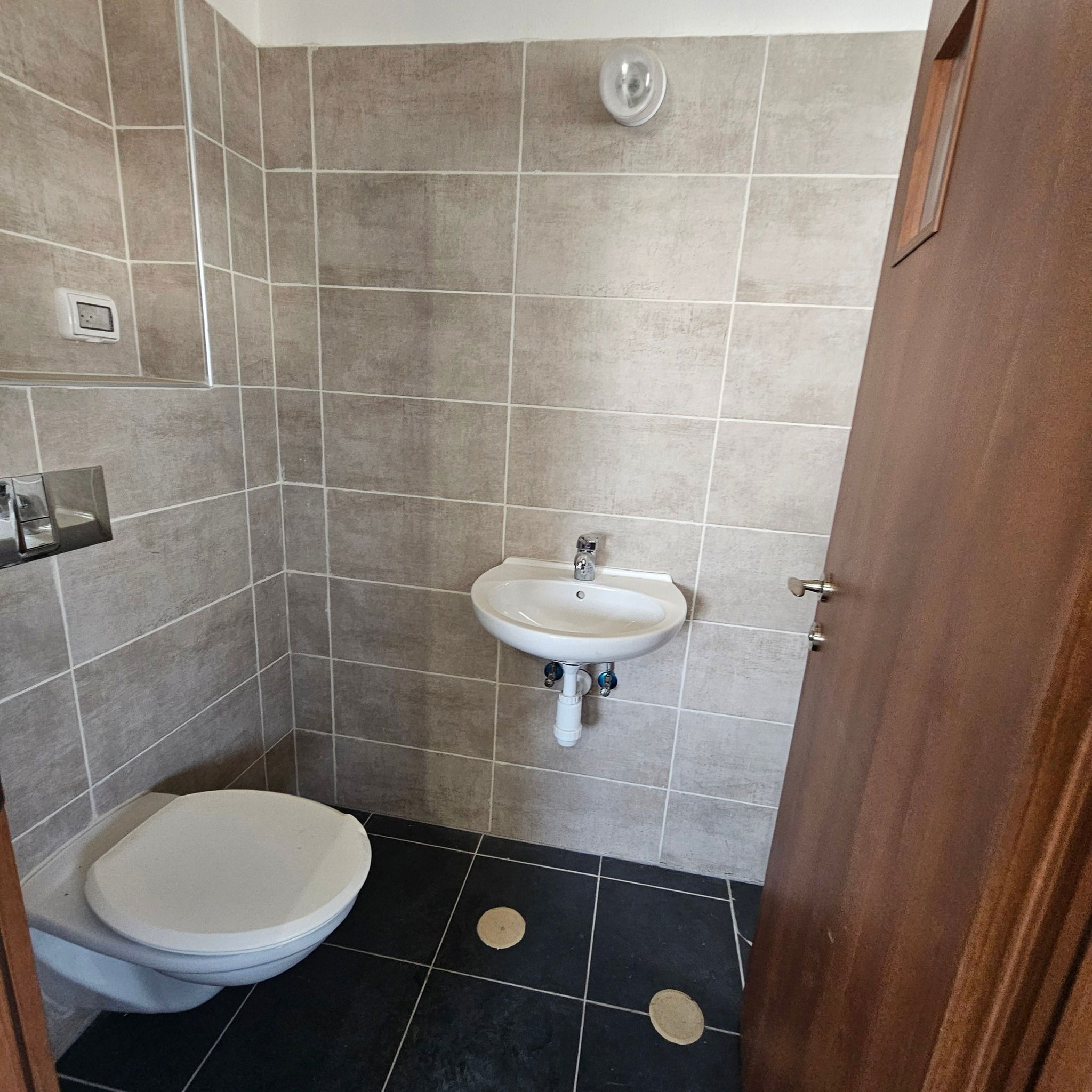 A one-time opportunity! 3-room apartment in the Hamachane neighborhood, 104 meters, priced at 1,550,000 NIS