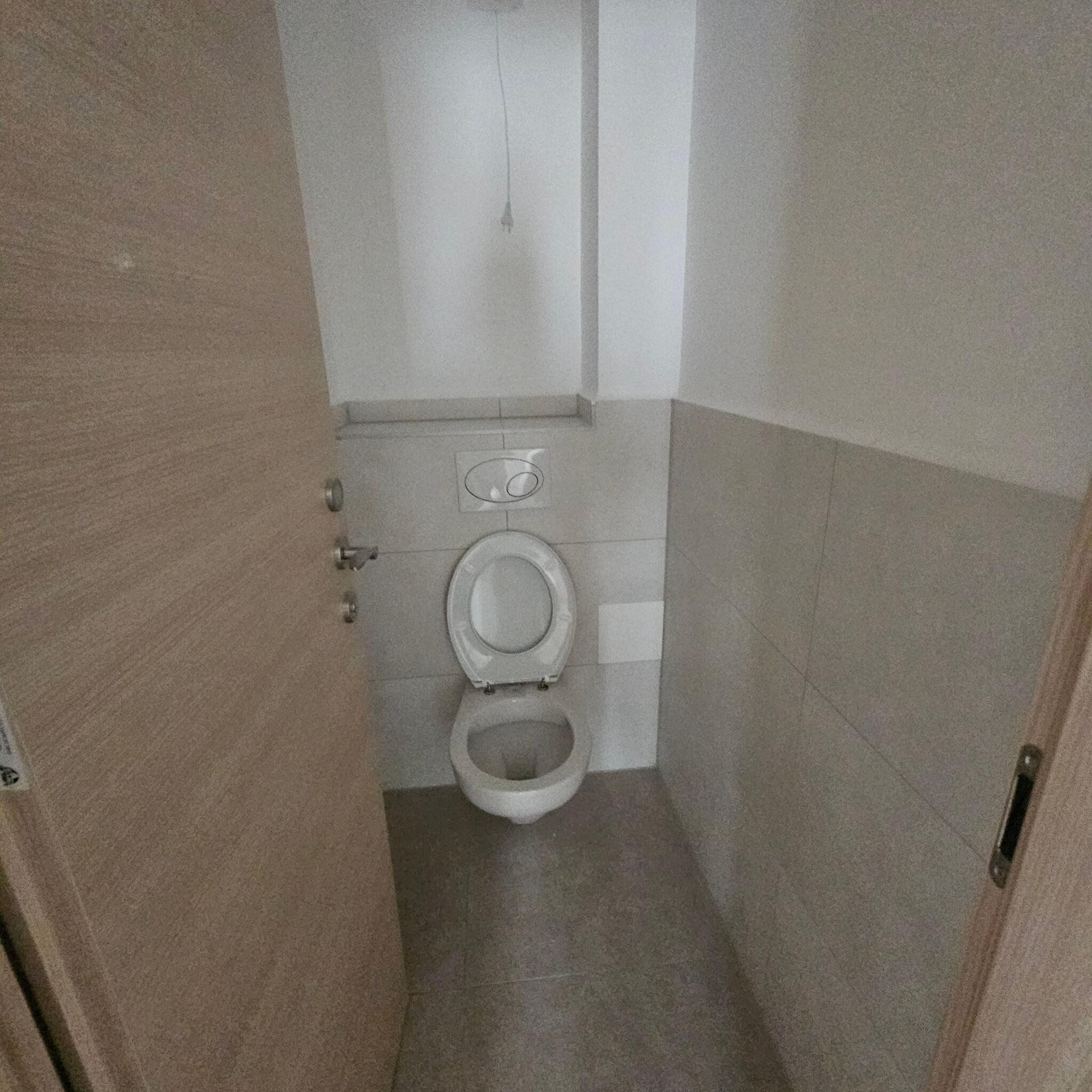 For rent in the Carmi Hanadiv neighborhood, 5-room apartment, 3rd floor