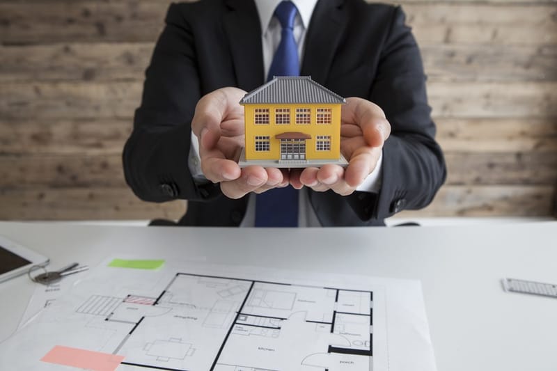 Mercado Imobiliário Italiano: Queda nas Transações, mas Aumento na Compra da Primeira Casa