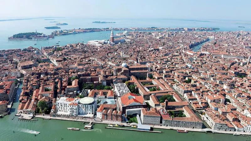 Comprar um Apartamento em Veneza: Quanto Tempo de Salário é Necessário?