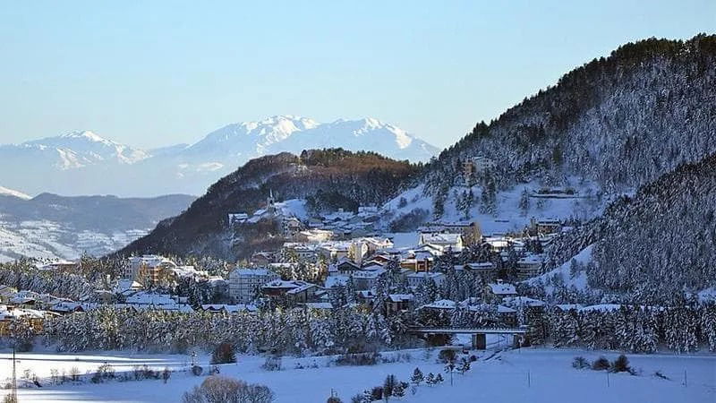 Casas nas Estações de Neve: Oportunidades Inéditas no Mercado Imobiliário Alpino