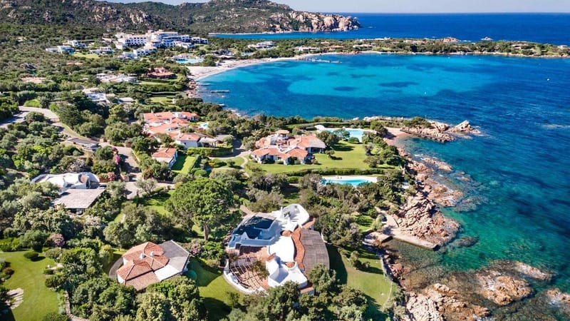 Costa Smeralda quebra recorde no mercado de luxo com venda histórica de 160 milhões de euros